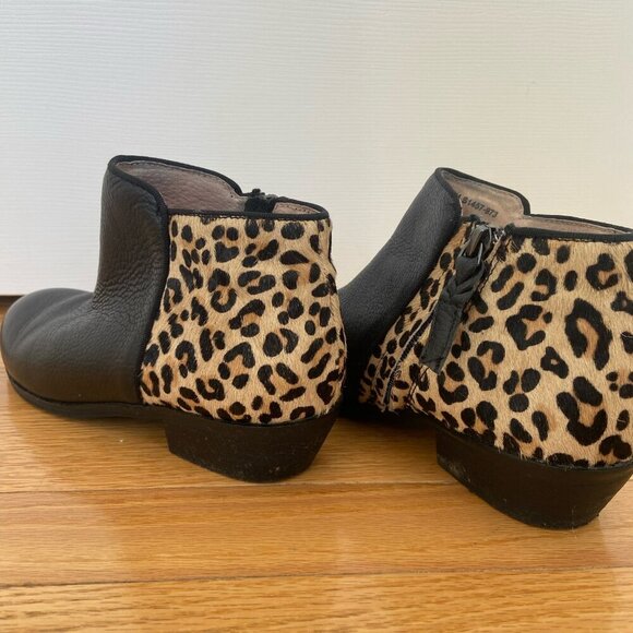 SoftWalk Black Leather and Leopard Hide Ankle Bootie Size Women's 7 w/ Side Zip - Picture 4 of 6